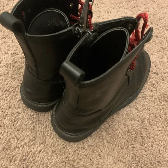 Kurt Geiger Black Boots with Red Laces - Picture 4 of 4